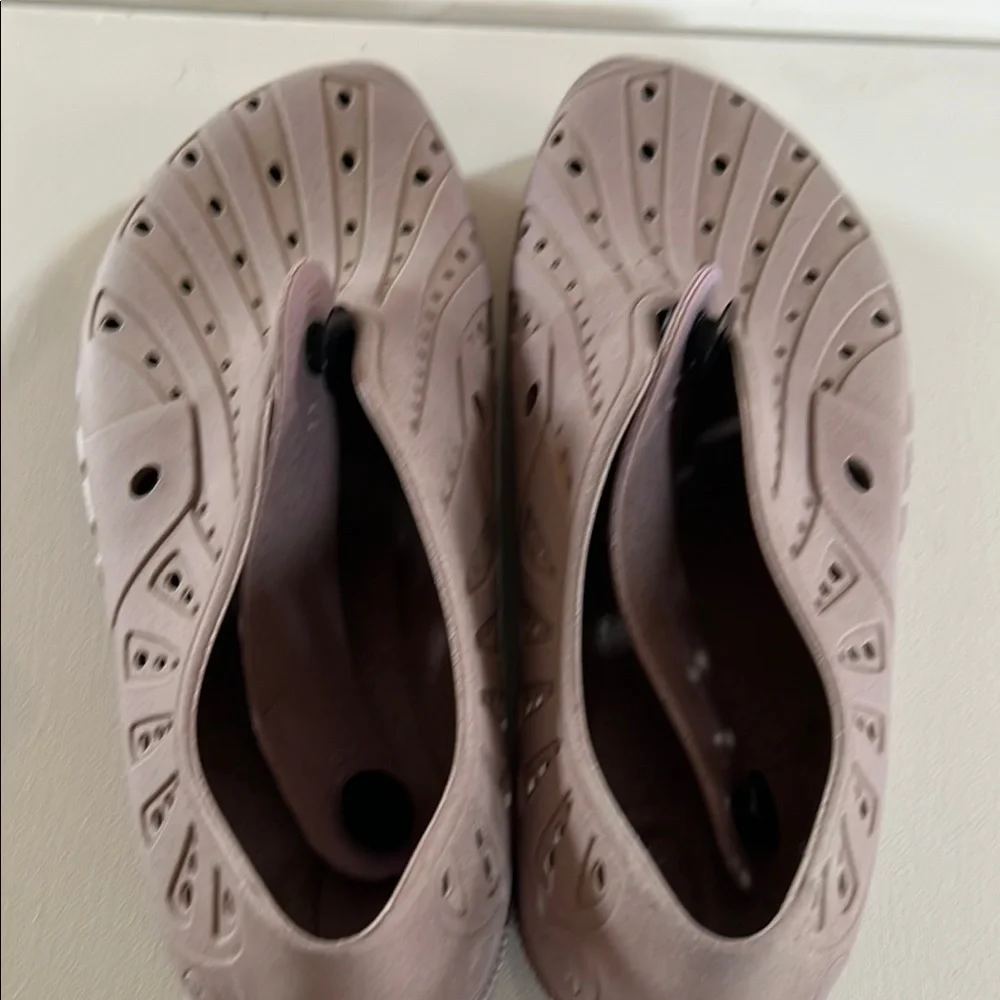 Feel Great Barefooters Perforated Shoes in Brown Unisex size 38‎ (US= 8)